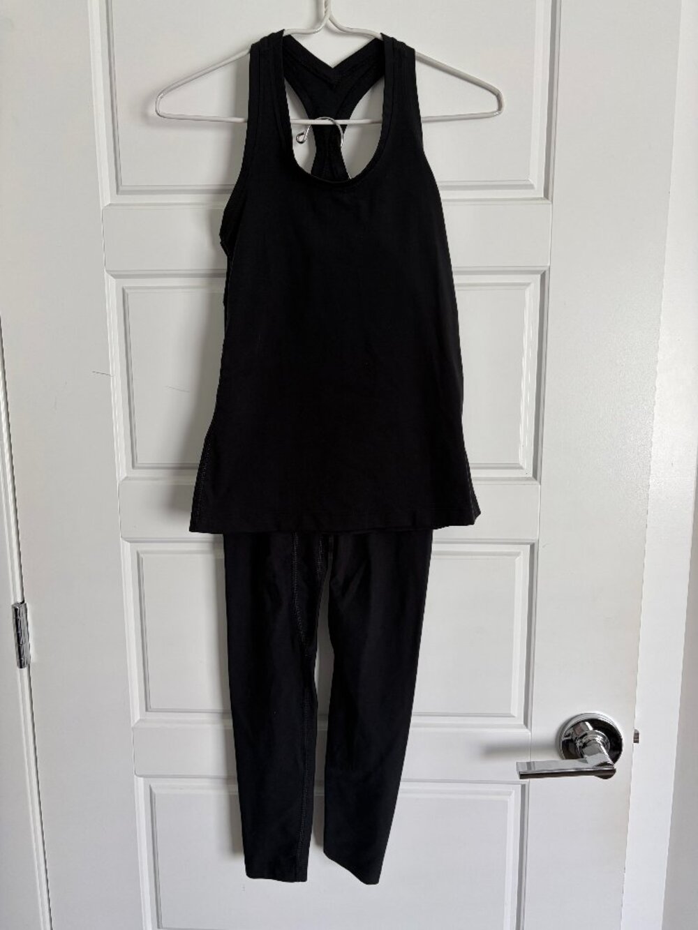 CLUB PILATES Workout Set: Tank Top + Leggings